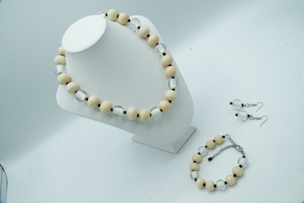Opaque necklace - Image 26