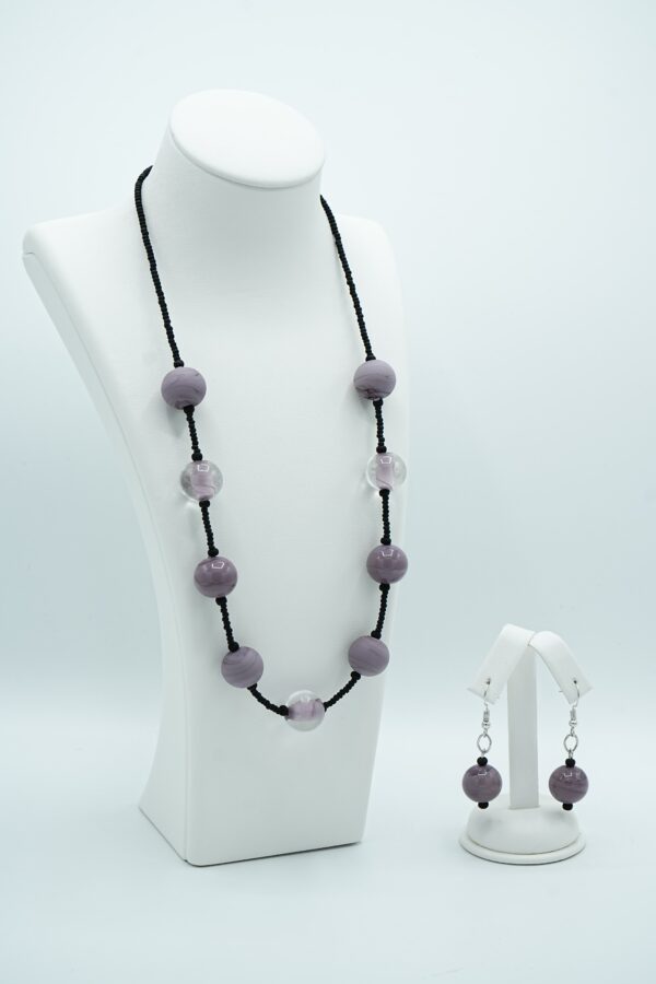 Opaque pearls with conteria beads - Image 2
