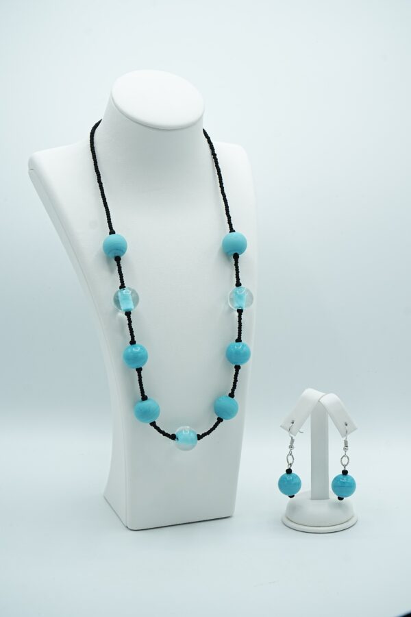 Opaque pearls with conteria beads - Image 10