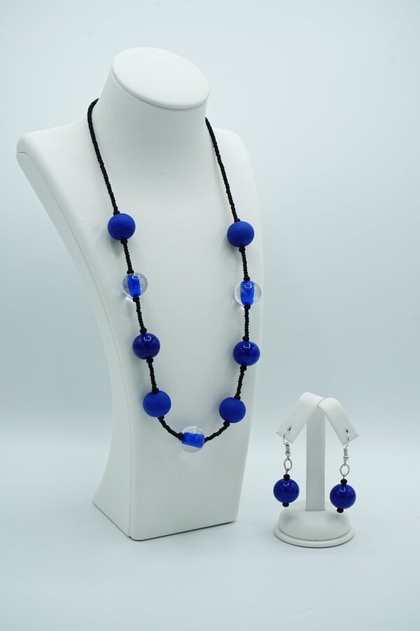 Opaque pearls with conteria beads - Image 6